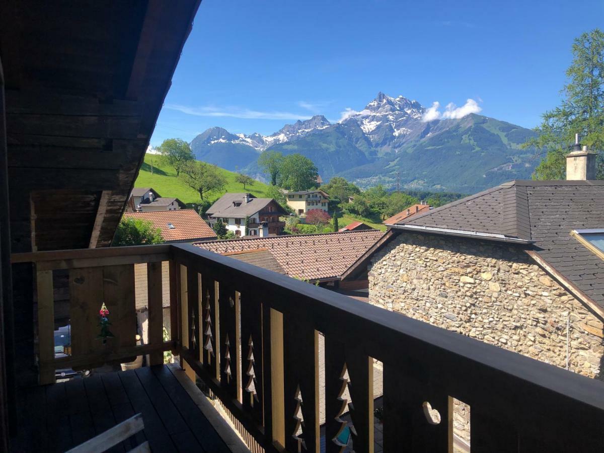 Chalet Rouge Coeur Bex Buitenkant foto